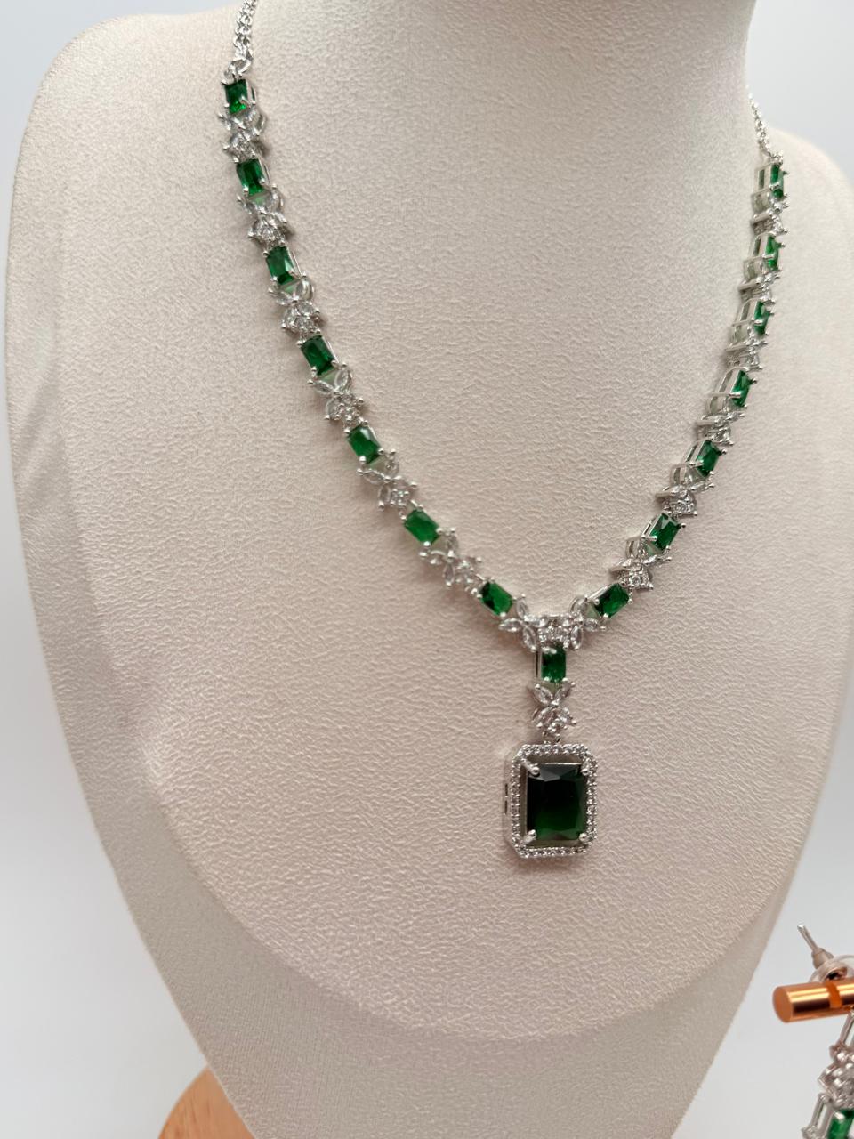 Emerald Radiance AD Necklace Set