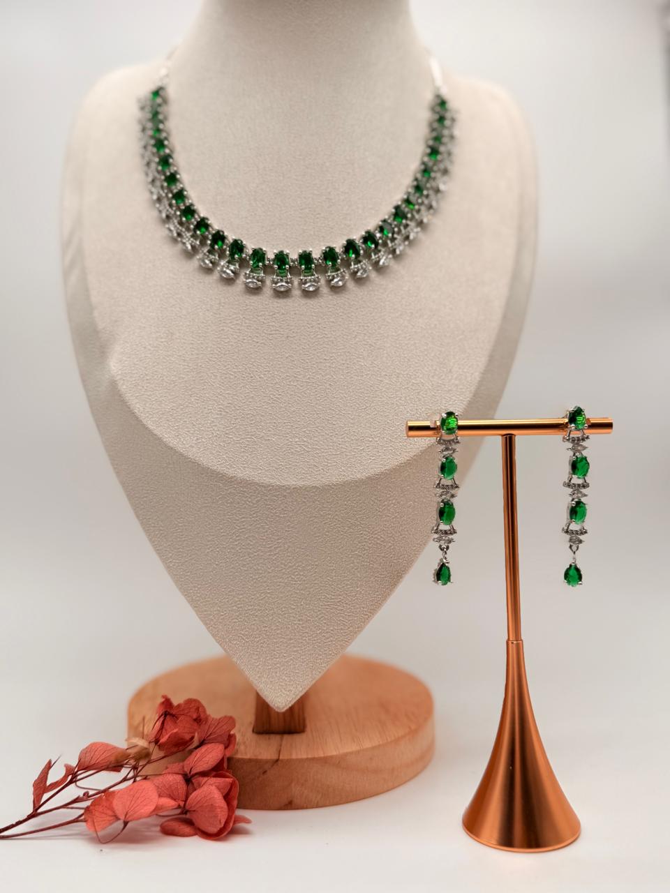 Emerald Lumière AD Necklace Set