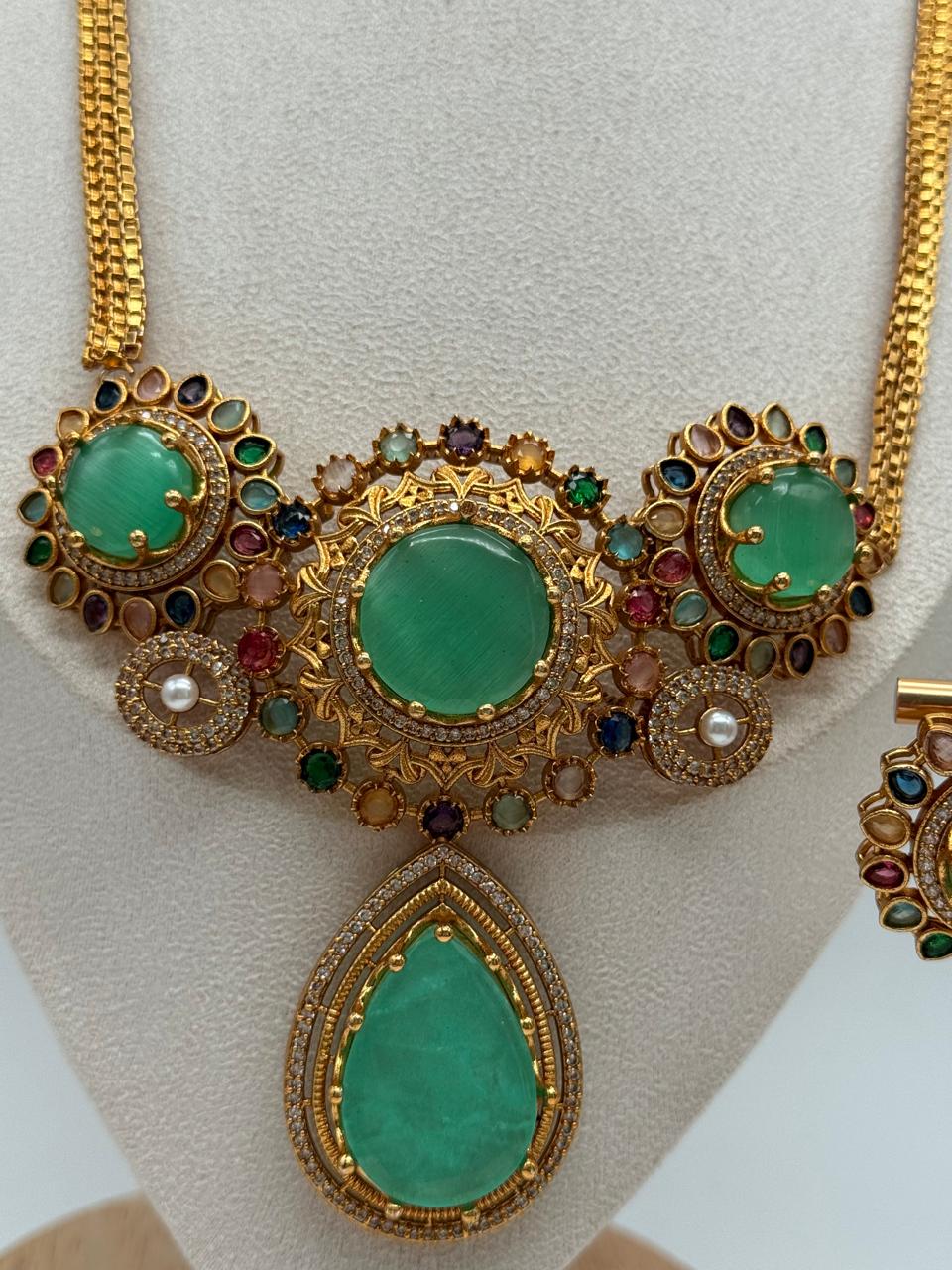 Mint Royal Rosette Pendant Set