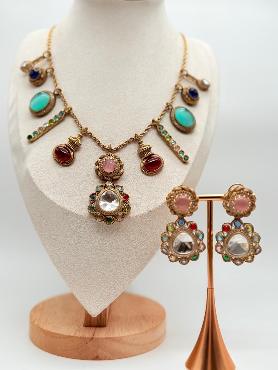 Vintage Jewel Chronicles Necklace Set