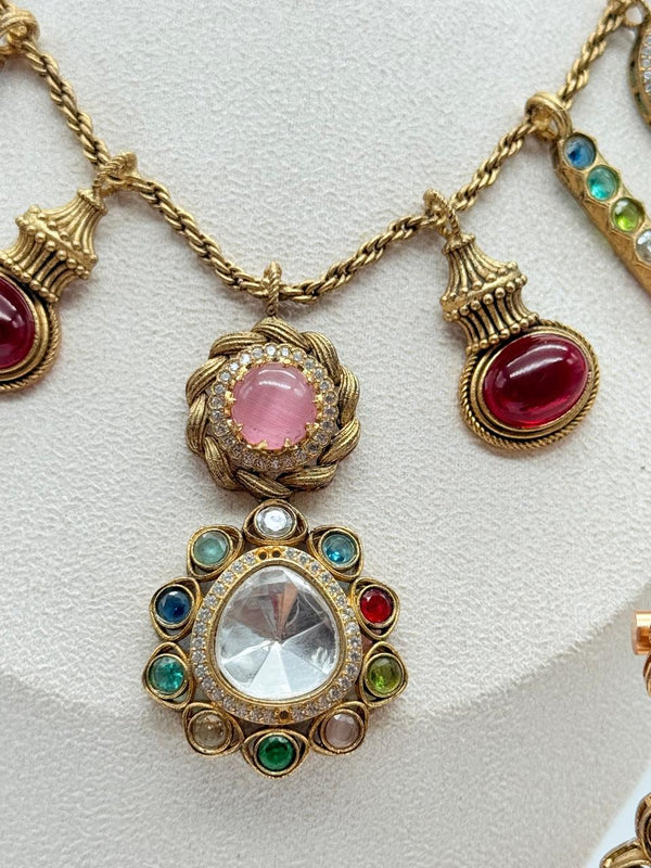 Vintage Jewel Chronicles Necklace Set