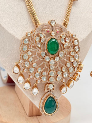 Emerald Élysian Moissanite Pendant Set