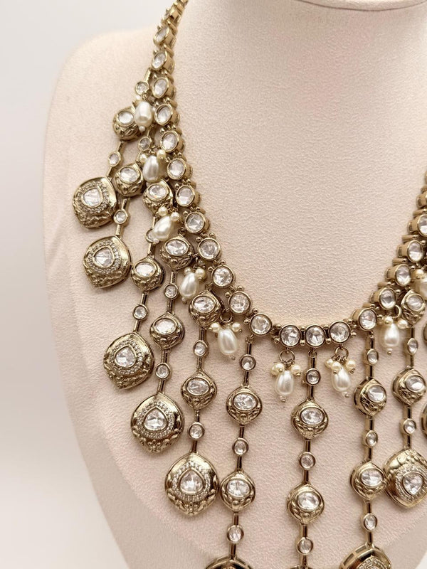 Lumiera Pearl Necklace Set