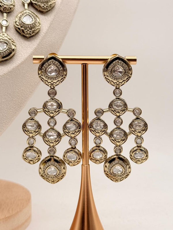 Lumiera Pearl Necklace Set