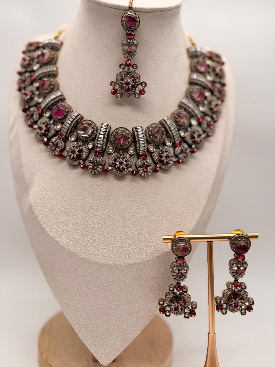 Aurevia Heirloom — Wine Necklace Set