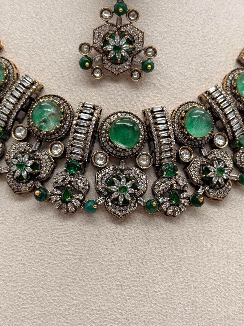Aurevia Heirloom — Emerald Necklace Set