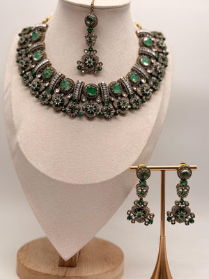 Aurevia Heirloom — Emerald Necklace Set