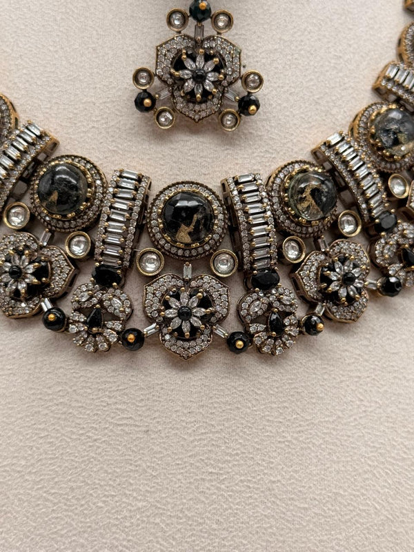 Aurevia Heirloom — Noir Necklace Set (Copy)