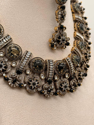 Aurevia Heirloom — Noir Necklace Set (Copy)