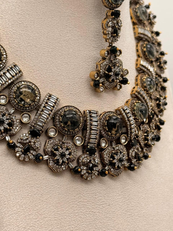 Aurevia Heirloom — Noir Necklace Set (Copy)
