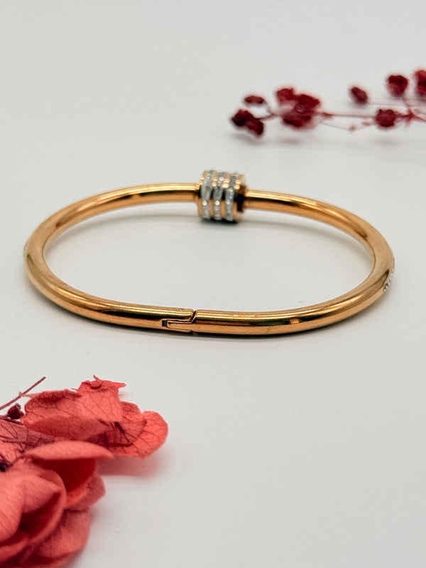 Glow Lock – Anti Tarnish Bracelet