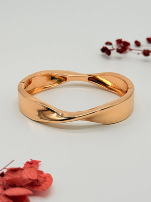 Lowkey Twisted – Anti Tarnish Bracelet