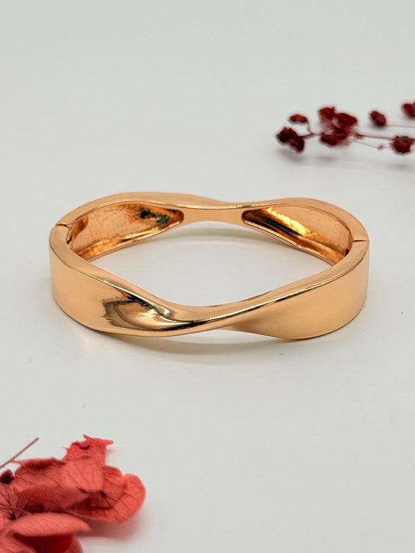 Lowkey Twisted – Anti Tarnish Bracelet