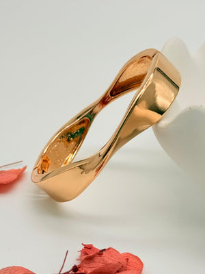 Lowkey Twisted – Anti Tarnish Bracelet