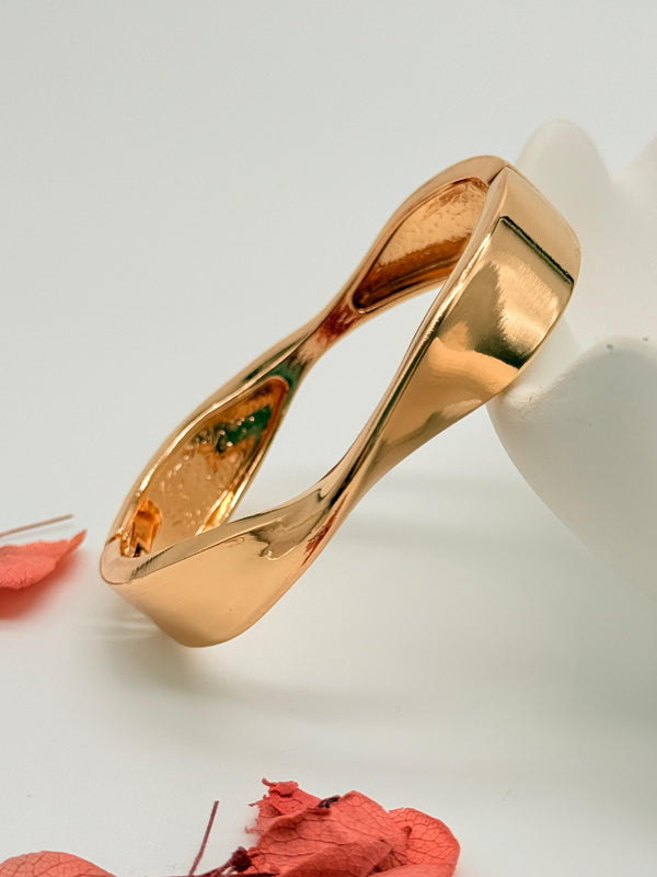 Lowkey Twisted – Anti Tarnish Bracelet