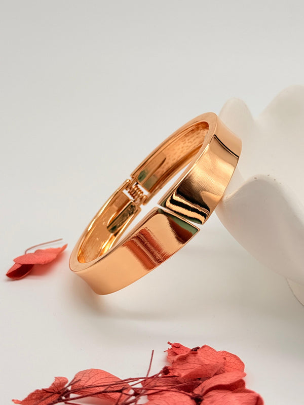 Mode: Gold Cuff – Anti Tarnish Bracelet