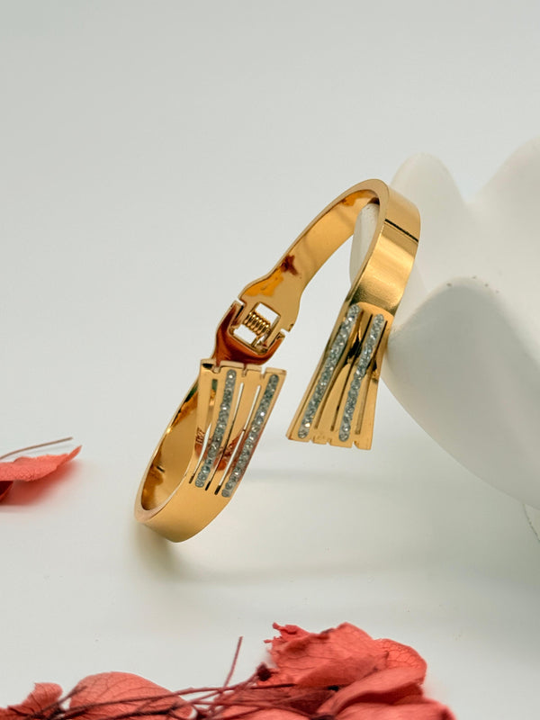 Luxe Voltage Cuff – Anti Tarnish Bracelet