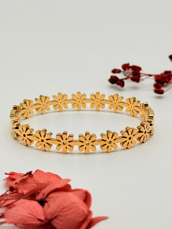 Daisy Drama – Anti-Tarnish Floral Bracelet