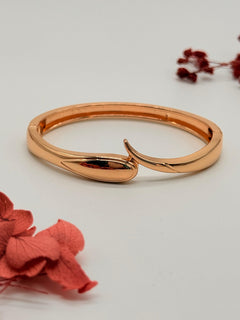 Locked In Luxe – Anti-Tarnish Statement Bracelet