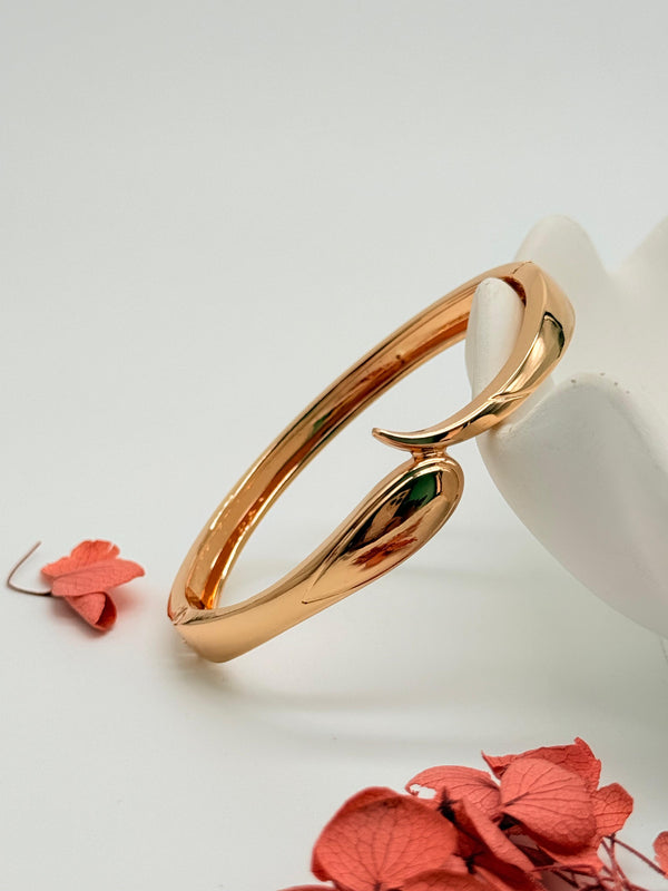 Locked In Luxe – Anti-Tarnish Statement Bracelet
