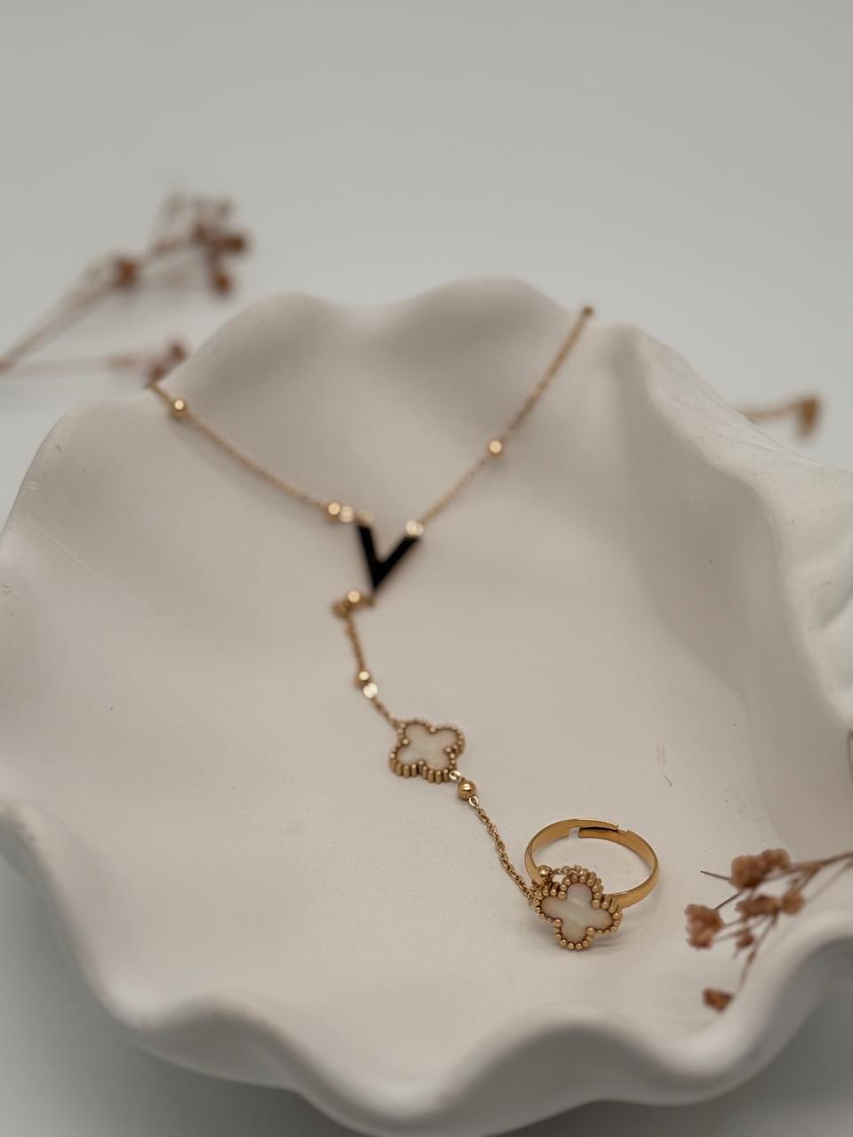 Fleur Glow – Adjustable Anti Tarnish Hand Chain