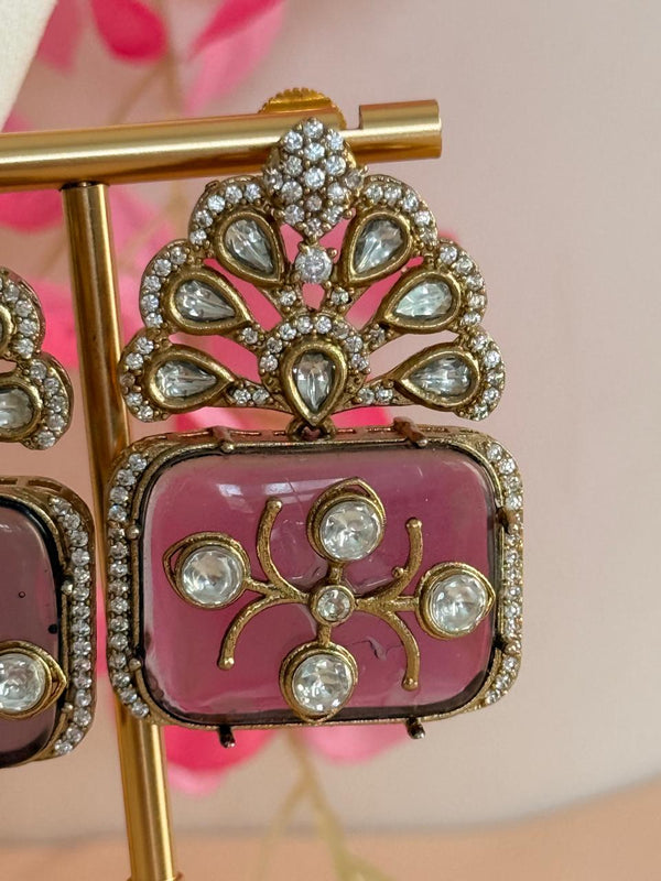 Royal Radiance – Blush Mossonite Set