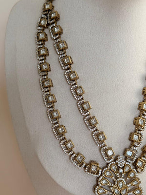 Royal Radiance – Blush Mossonite Set