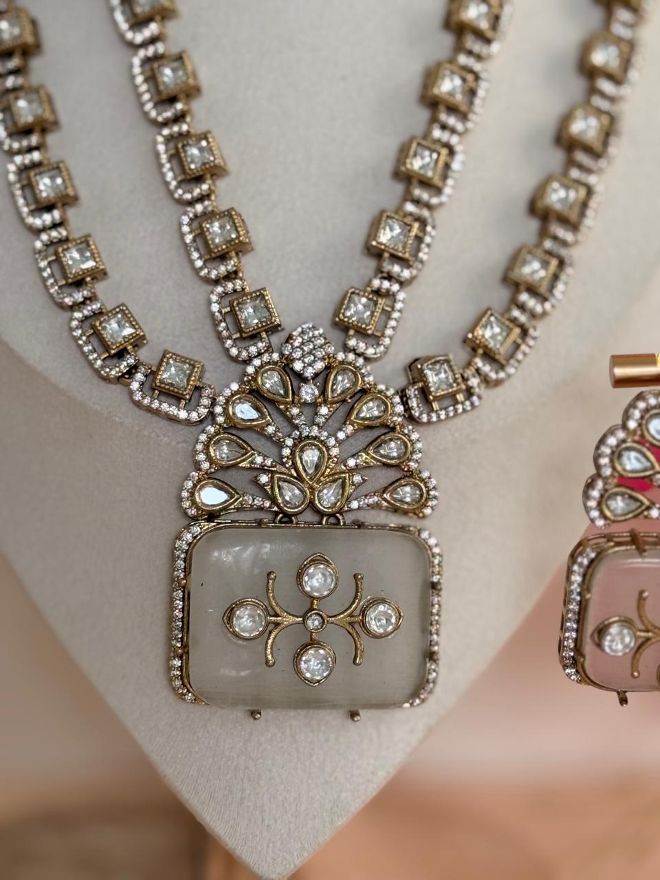 Royal Radiance – Silver Moon Mossonite Set