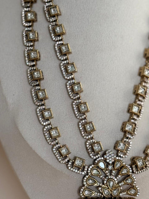 Royal Radiance – Silver Moon Mossonite Set