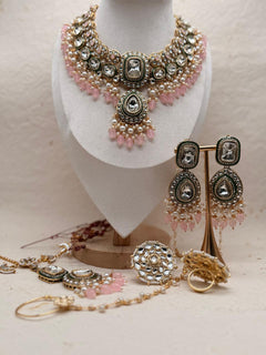 Gulnoor Rajwadi Kundan Bridal Set