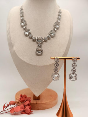 Lustra White AD Necklace Set
