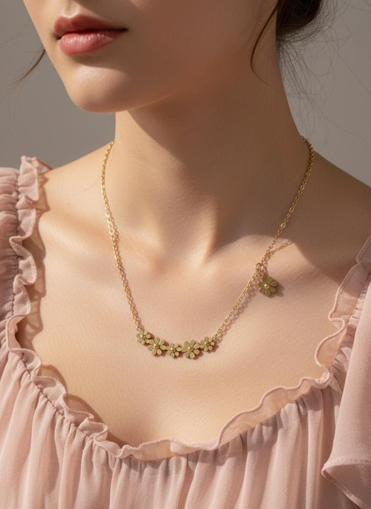 Twinkle Petals – Anti-Tarnish Necklace