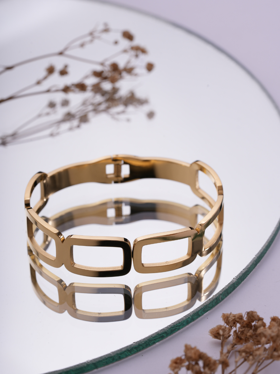 Linked in Luxe – Anti Tarnish Bracelet