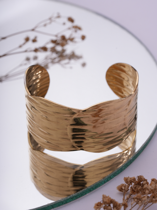 Aura Cuff – Anti Tarnish Bracelet