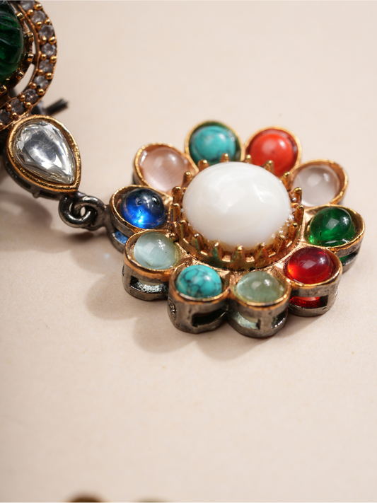 Garden Muse Carved Gem Choker & Earrings Set