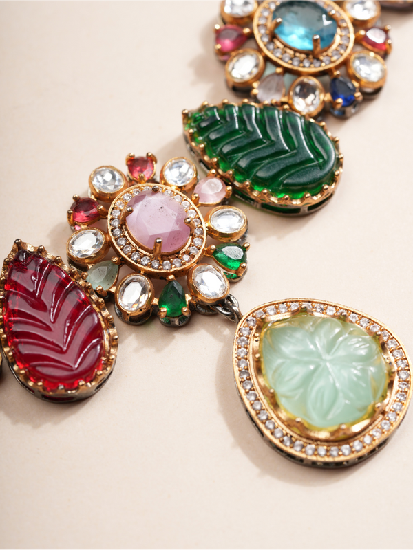 Garden Muse Carved Gem Choker & Earrings Set