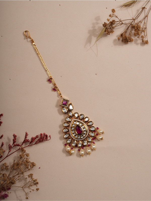 Royal Radiance – Ruby Kundan Maang Tikka