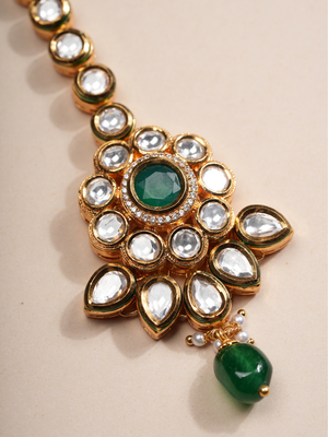Royal Blossom – Emerald Kundan Maang Tikka