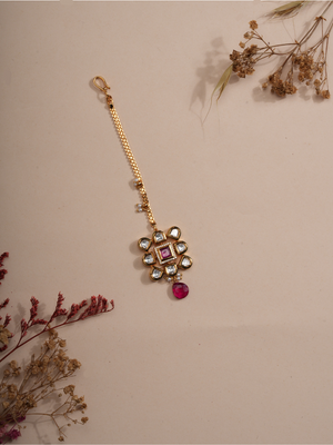 Royal Radiance – Kundan Maang Tikka