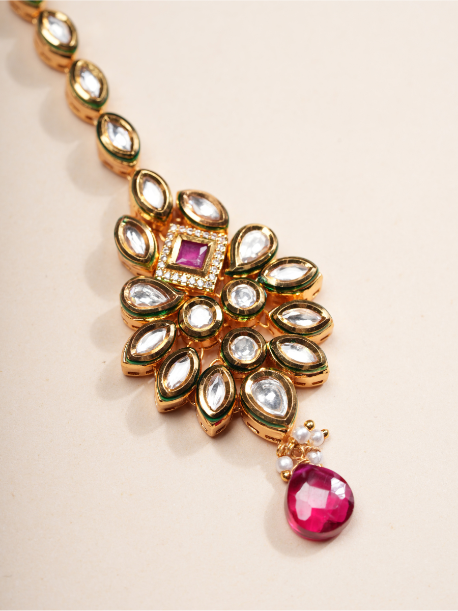 Regal Blossom – Kundan Maang Tikka