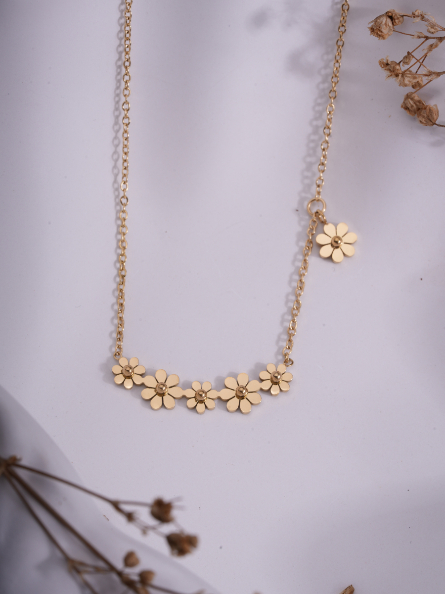 Twinkle Petals – Anti-Tarnish Necklace