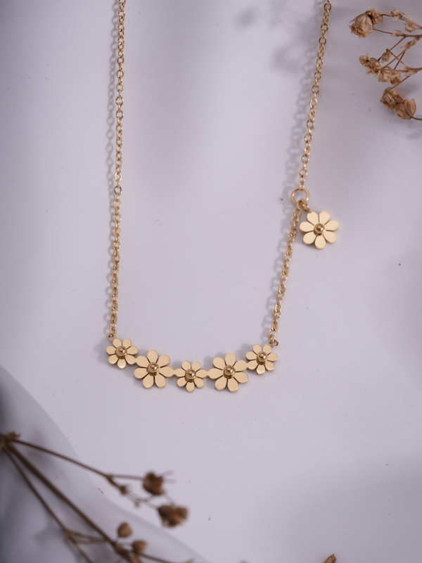Twinkle Petals – Anti-Tarnish Necklace