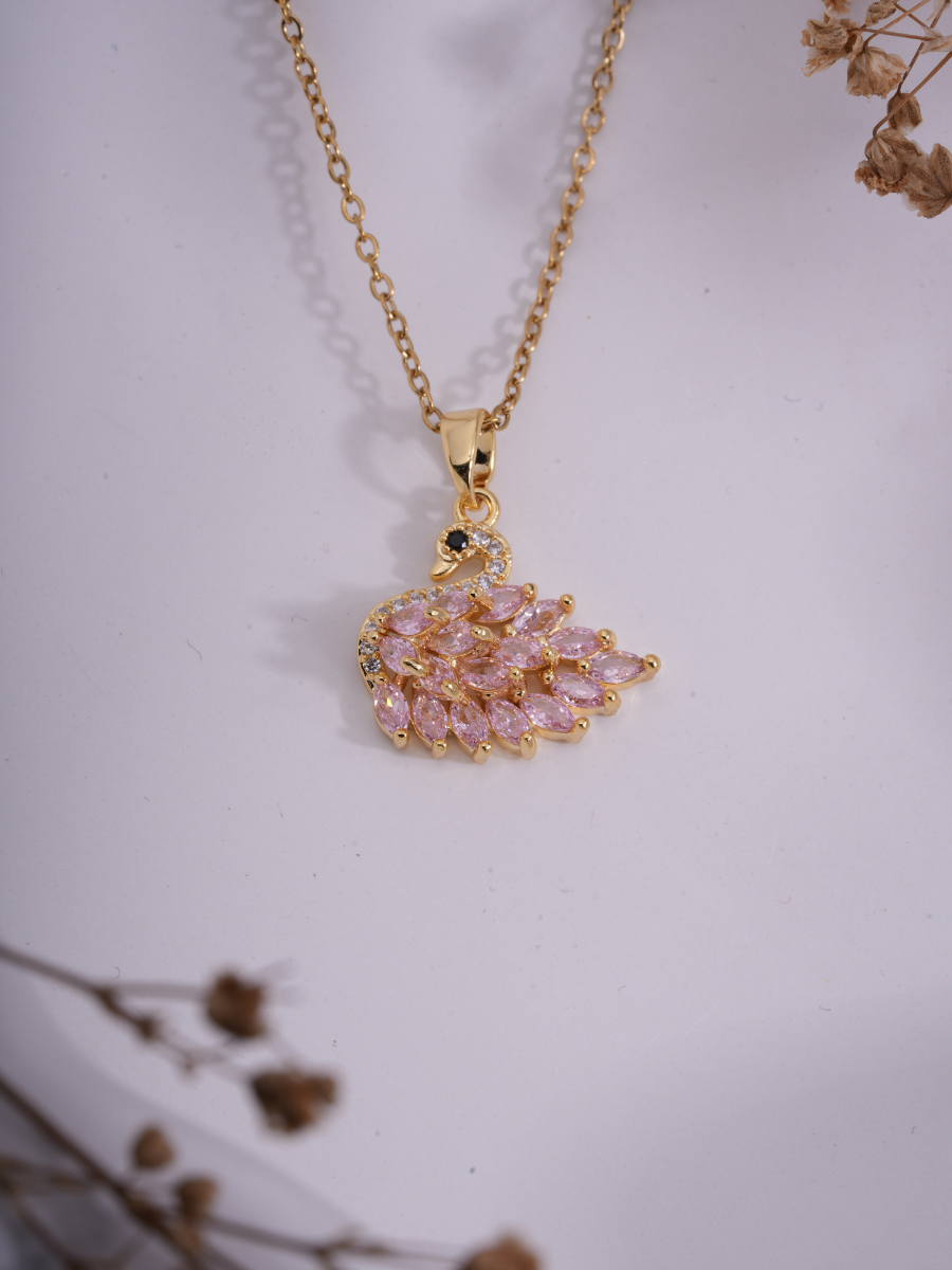Feathered Fantasy – Anti-Tarnish Swan Pendant Necklace