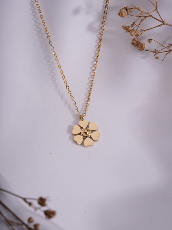 Amoura Bloom – Anti-Tarnish Gold Necklace