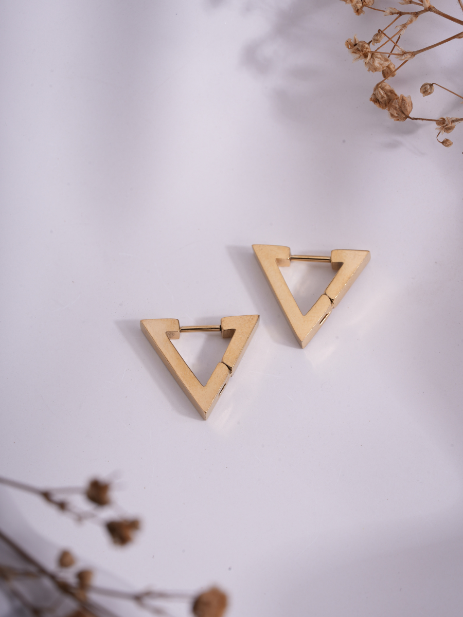 Edgy Aura – Anti Tarnish Hoops