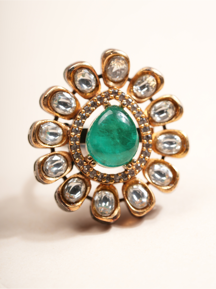 Emerald Radiance – Statement Ring