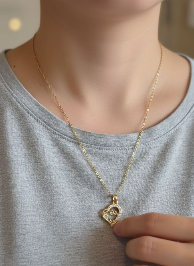 Lovelle – Heart-Shaped Love Pendant Necklace ✨