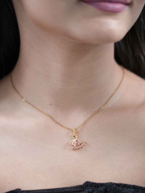 Feathered Fantasy – Anti-Tarnish Swan Pendant Necklace